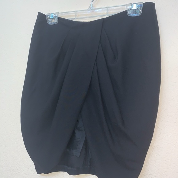 Trina Turk Open Front Pleated Skirt - Picture 2 of 7